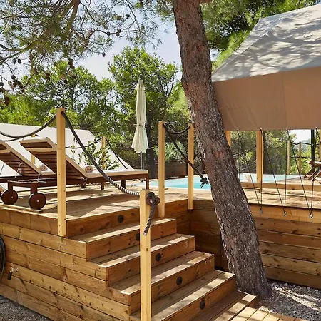 Abeille Maison Glamping Zlatni Rat -adults Only * Bol