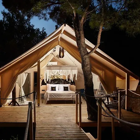 Luxury tent Abeille Maison Glamping Zlatni Rat -adults Only