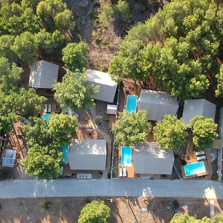 Luxury tent Abeille Maison Glamping Zlatni Rat -adults Only Bol