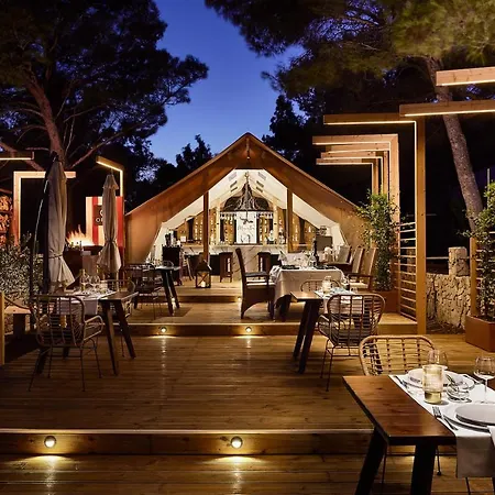 Luxury tent Abeille Maison Glamping Zlatni Rat -adults Only Bol