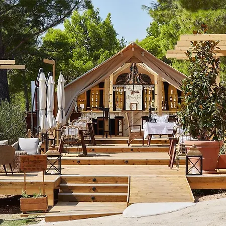 Luxury tent Abeille Maison Glamping Zlatni Rat -adults Only *