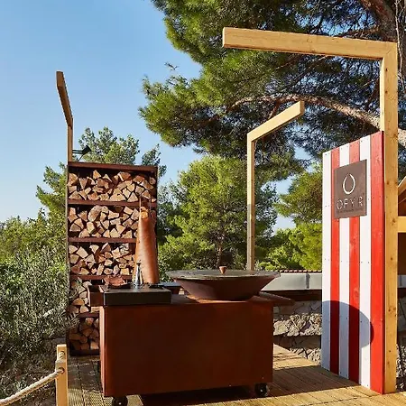 Abeille Maison Glamping Zlatni Rat -adults Only Bol